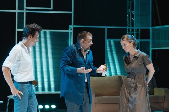Zamatos életszeletek: a Főnixtervet vitte színre élőben a nagyváradi Szigligeti Színház