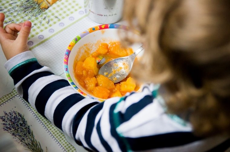 Iskolai étkeztetés: nehéz megfelelni a gyerek és a szakorvos elvárásainak