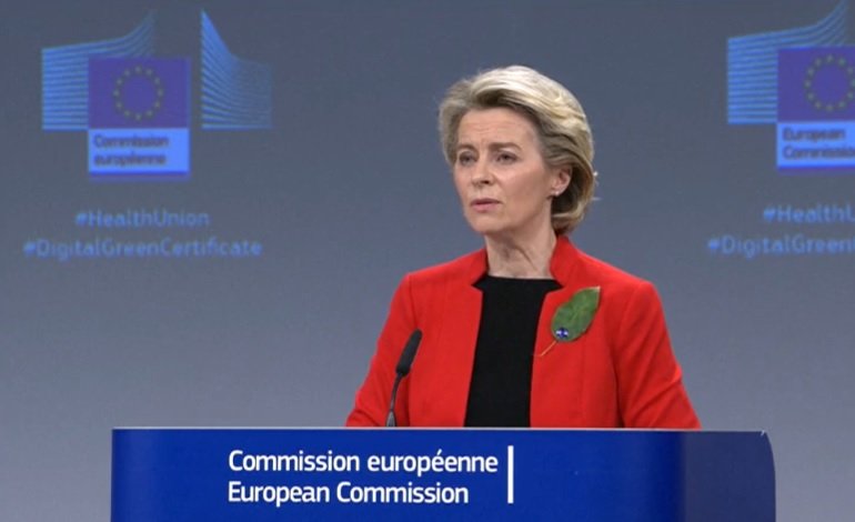 Ursula von der Leyen: el kell gondolkodni az oltás kötelezővé tételén az EU-ban