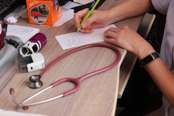 Állapotfelmérő központokkal előznék meg a helyhiányt a romániai kórházakban