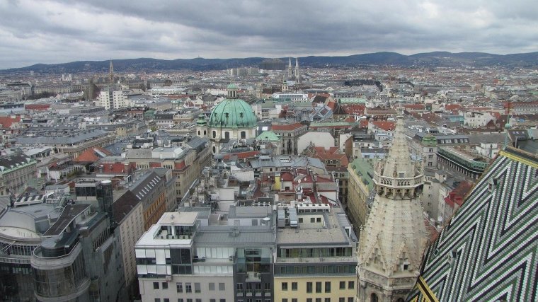Bécsben a kórházak intenzívkapacitásának fenyegető túlterheltsége miatt meghosszabbítják a tervezett húsvéti zárlatot