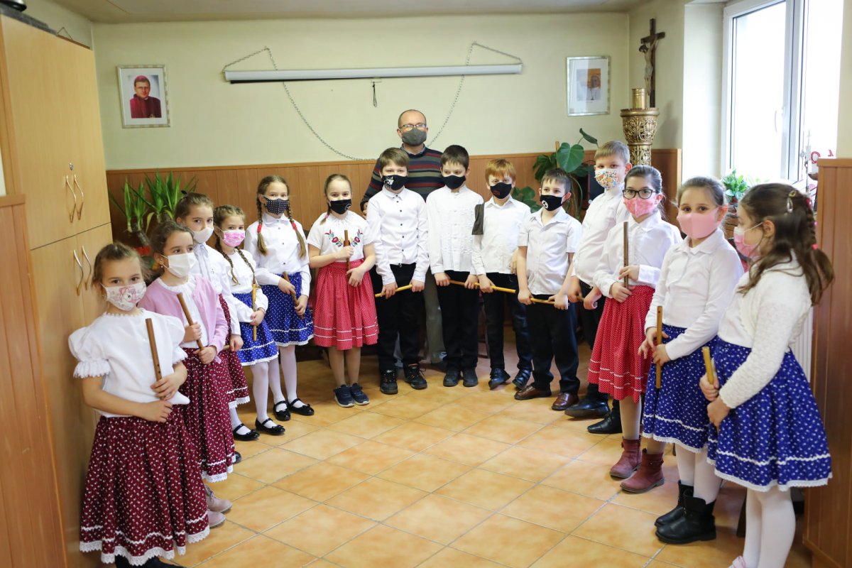 A magyar hagyományok és értékek tiszteletére neveli a tasnádi gyerekeket az Ady-Kölcsey Kulturális Egyesület