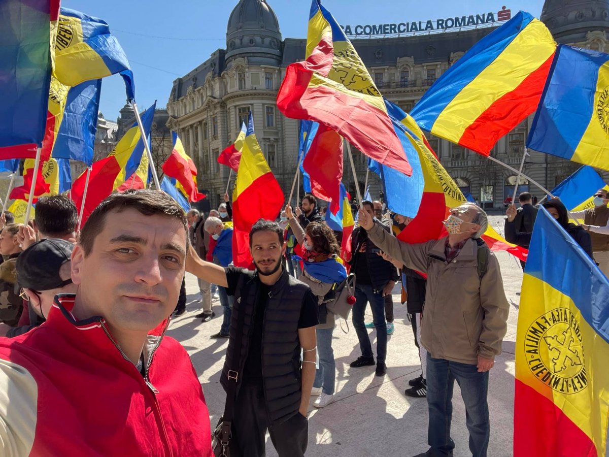 Ismét utcára vitte híveit az AUR, több százan tüntetnek a korlátozások ellen Bukarestben