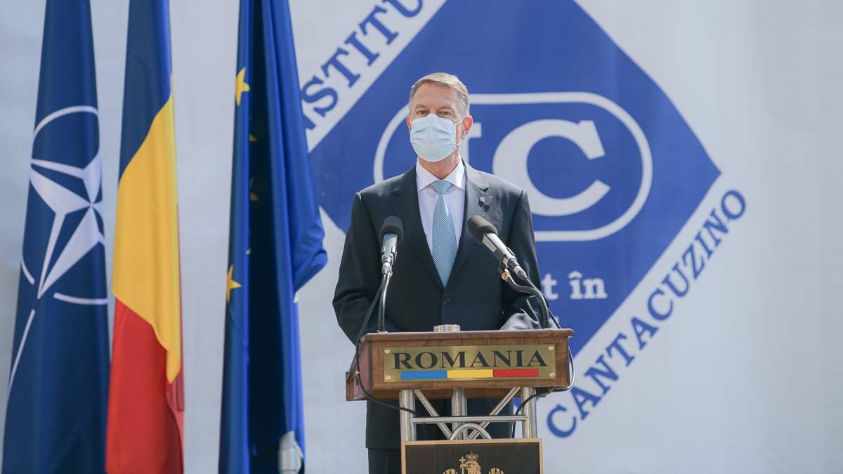 Iohannis: a járványt nem demonstrációkkal, hanem oltásokkal lehet megfékezni