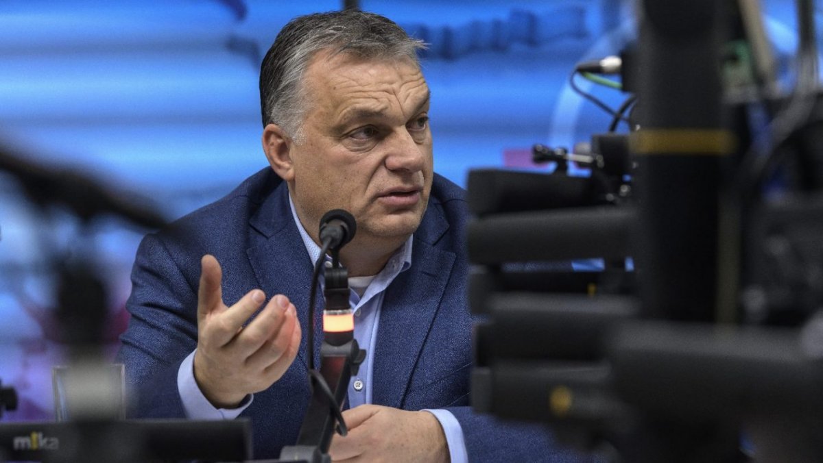 Orbán Viktor: Magyarország úton van a szabadság felé, két-három hét, amíg „átbillennek” a vírushelyzet nehezén