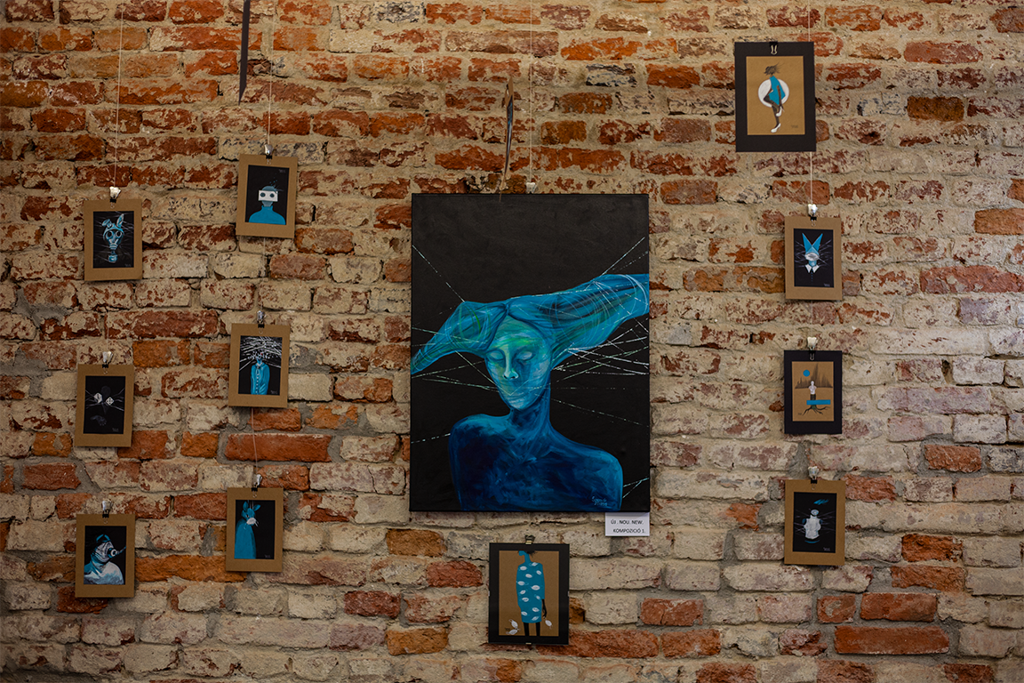 „A valódi művészet tükör” – Szemák Zsuzsa szatmári kiállításáról, az általa gyakorolt festészetterápiáról