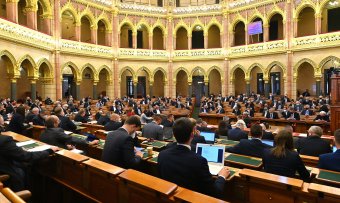 Egyetlen ellenszavazat mellett kiáll a magyar Országgyűlés az őshonos kisebbségek mellett