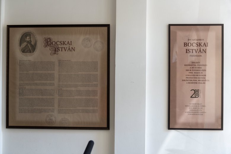A titokzatos Bocskai-táblának emléket állító tablót helyeztek el a kolozsvári Sapientián
