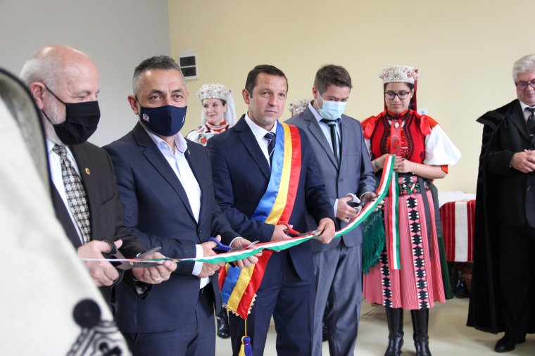 Magyar állami támogatásból felújított óvodákat avattak Kalotaszegen