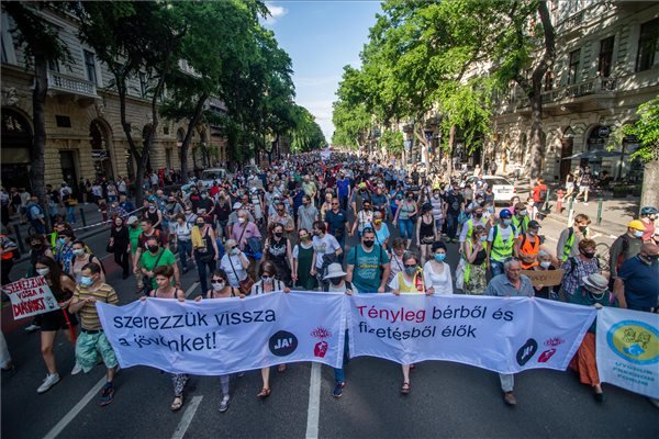 Karácsony Gergely a Fudan-ellenes tüntetésen: ezzel az üggyel kezdjük Magyarország visszafoglalását a hatalomtól