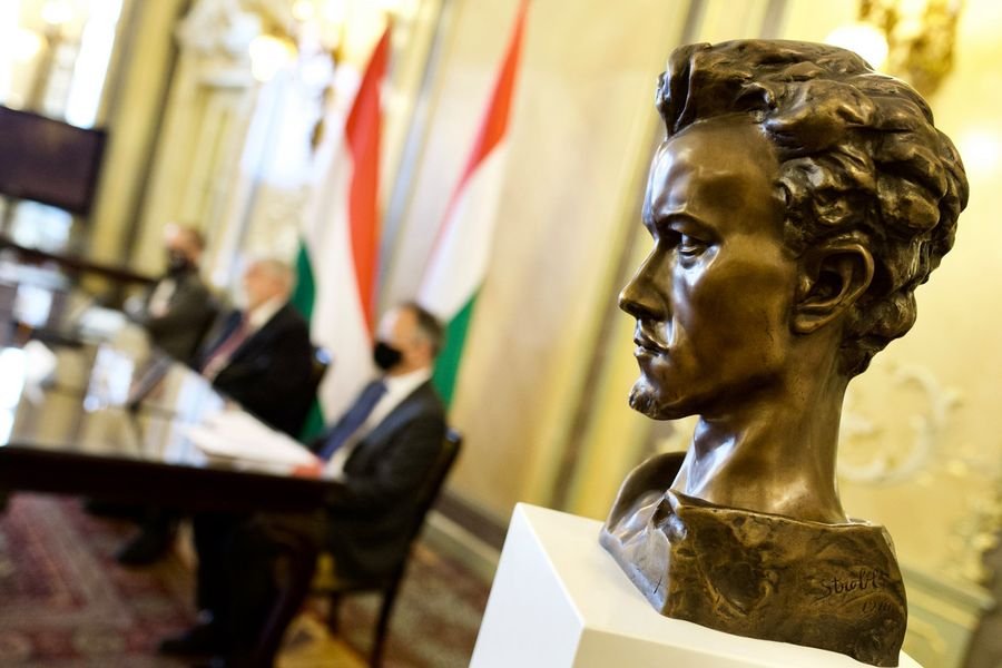 A magyar kormány 9 milliárd forintot biztosít a 2022–2023-as Petőfi-emlékév támogatására