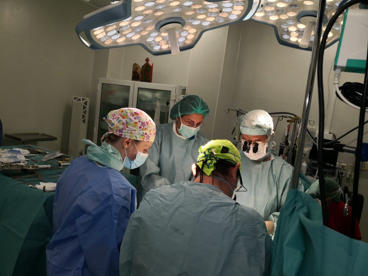Három nap alatt három gyermek kapott új életet a vásárhelyi és müncheni orvosok szívgyógyászati együttműködésének köszönhetően