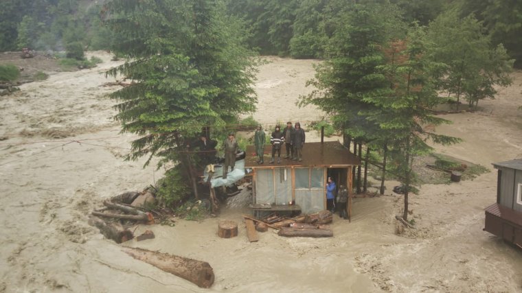 A kormányfő az áradás sújtotta térségek felkeresésére szólította a prefektusokat