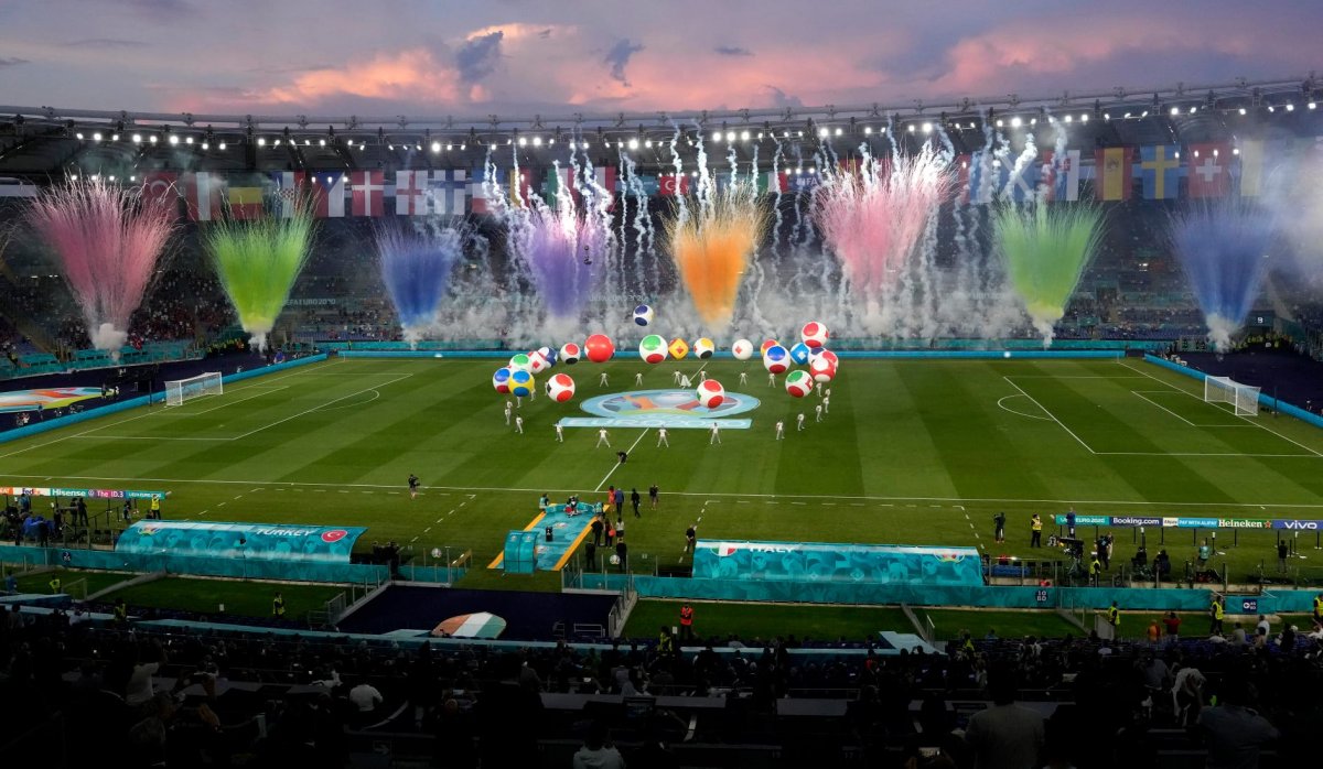 Olasz zakót kaptak a törökök a látványos ünnepséggel elkezdődött labdarúgó Európa-bajnokságon