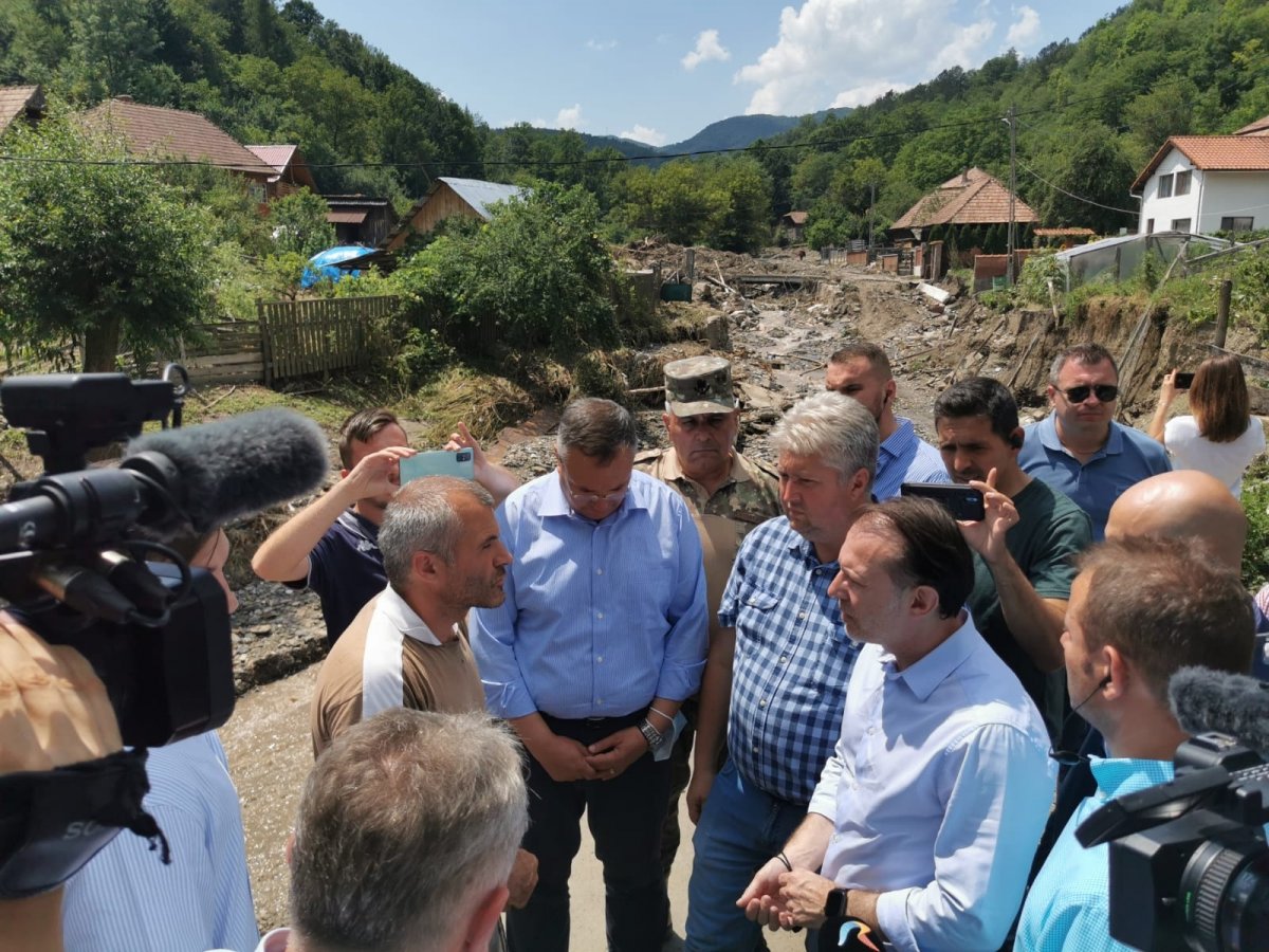Újjáépítés a nagy árvíz után: Cîţu kormánytámogatást ígért az erdélyi károsultaknak