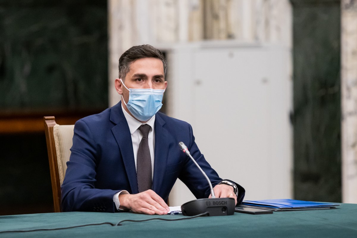 Gheorghiţă: a legyengült immunitású személyeknek eleve három oltásadagot javasolnak