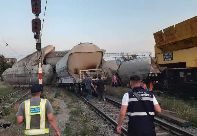 Elaludt az ittas mozdonyvezető – ez okozhatta a Ialomița megyei vonatbalesetet a közlekedési miniszter szerint