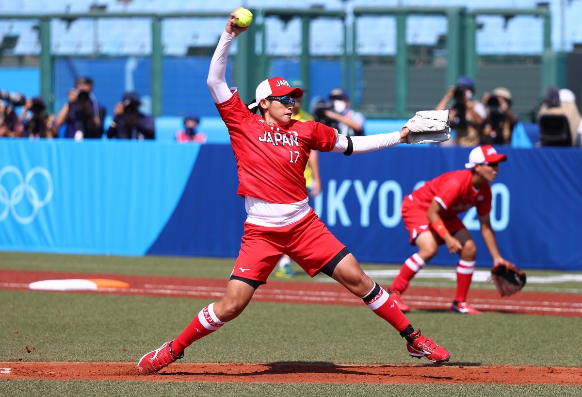 Egy év késéssel, két nappal a hivatalos megnyitó előtt, hazai győzelemmel rajtoltak el a tokiói olimpia versenyei
