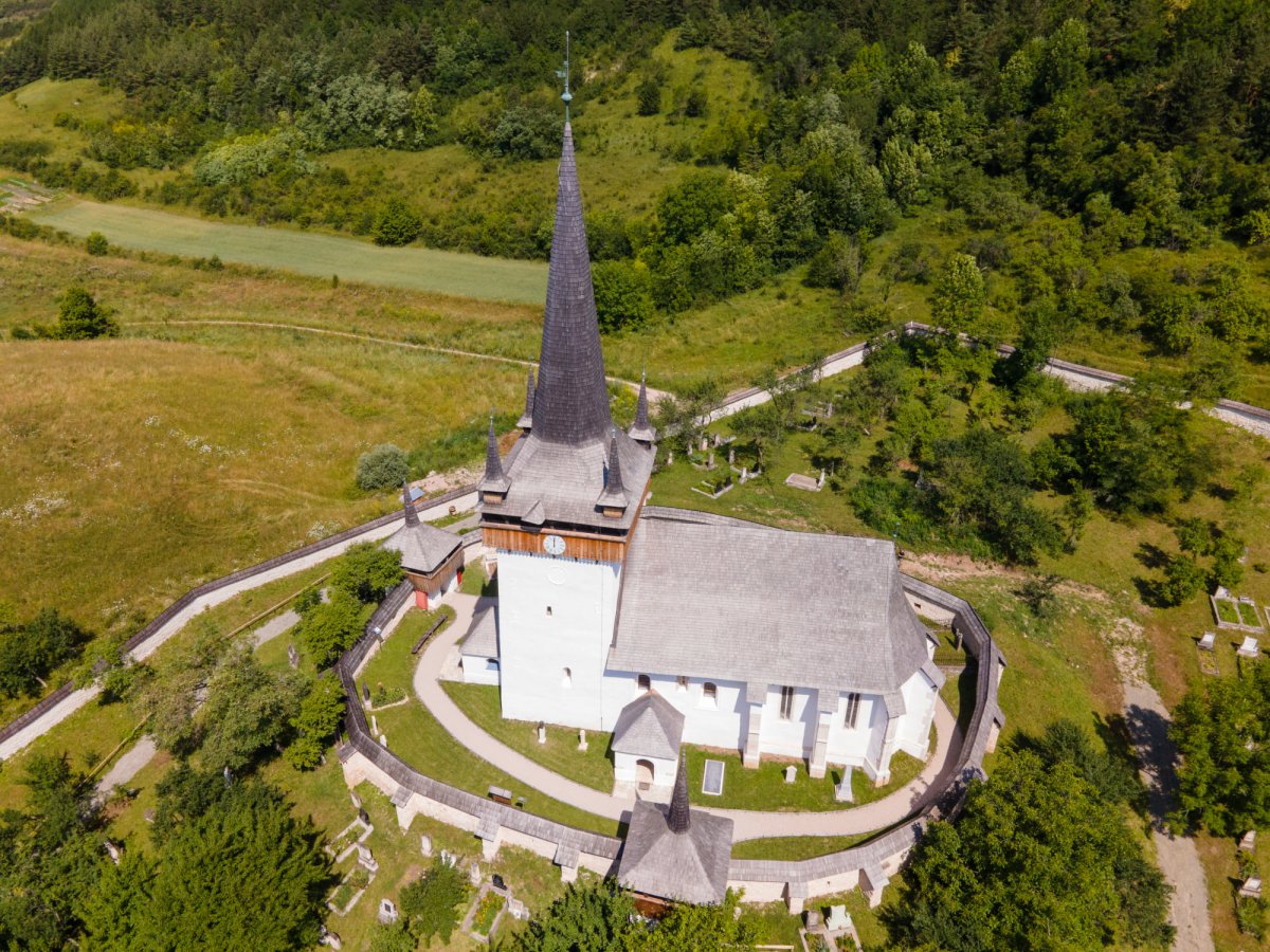 Eredeti pompájában ragyog Kalotaszeg egyik legszebb temploma