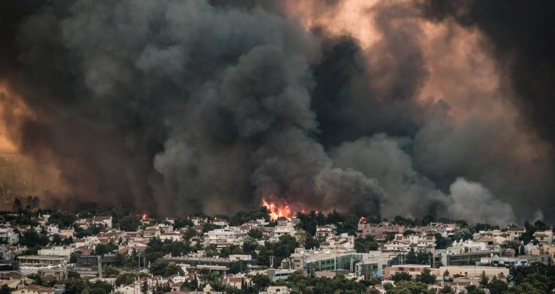 Jóformán elviselhetetlen a levegő Athénban az erdőtüzek okozta füst miatt