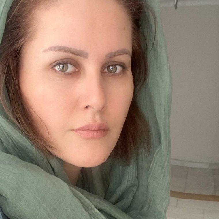 Ukrajna kimenekítette Afganisztánból Sahraa Karimi világhírű filmrendezőnőt