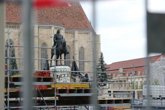 Pótolni, korrigálni kellene a magyar emlékművek feliratát – A jövőre nézve meglehet a törvényi garancia