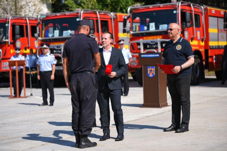 Előléptették a görögországi tüzek megfékezésében segédkező román tűzoltókat