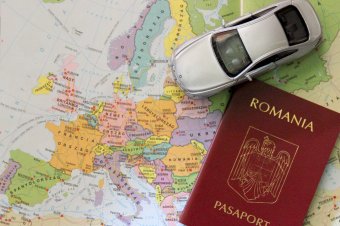 Több mint háromszáz hamis vagy hamisított úti okmányt azonosított a román határrendészet az év első felében