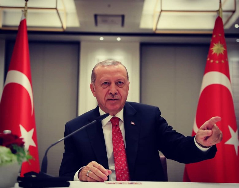 „Arcátlanság”: hazazavar tíz nagykövetet a török elnök