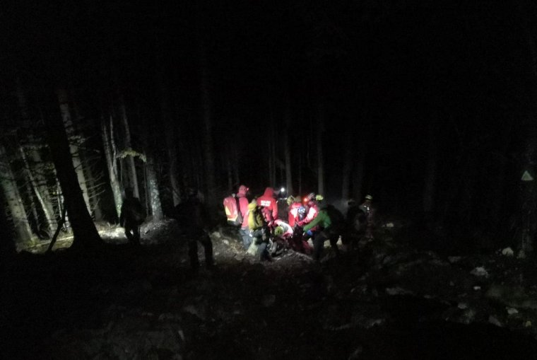 Szakadékba zuhant egy férfi a Bucsecs-hegységben, a mentőakció csaknem tizenöt órát tartott