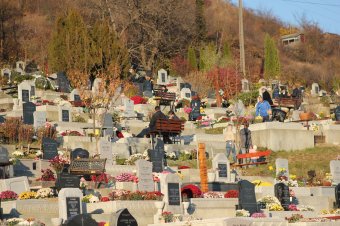 Szinte teljesen megteltek az erdélyi és partiumi városok sírkertjei, a temetők bővítésére készülnek az önkormányzatok
