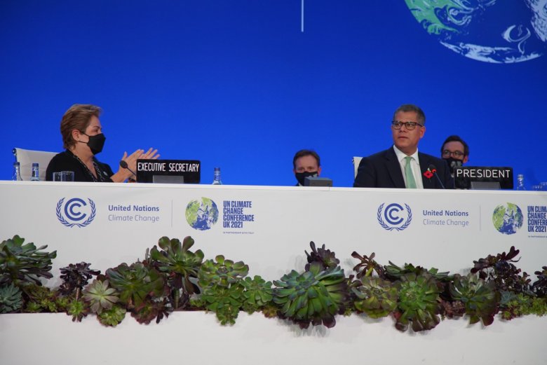 Elfogadták az új globális klímaegyezményt, a megállapodás komoly kompromisszumok árán született meg