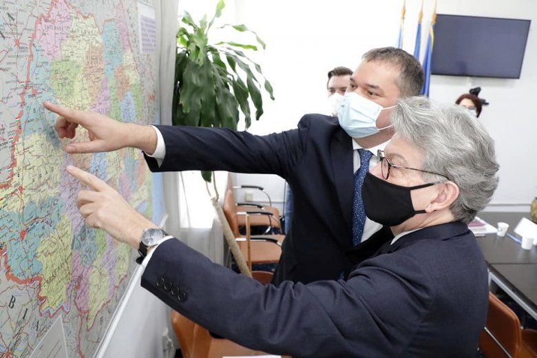 A zöldigazolvány munkahelyi bevezetését sürgette az uniós biztos Bukarestben