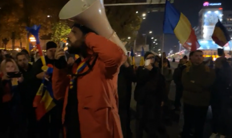 Az oltás kötelezővé tétele és a Covid-igazolvány ellen tüntettek Bukarestben