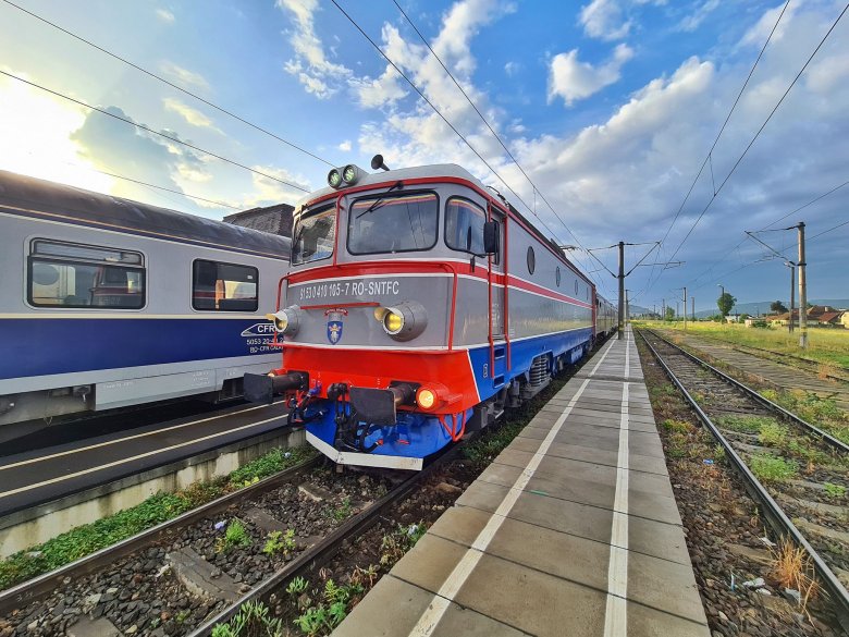 Teljes gőzzel indulhat a Kolozsvár és Nagyvárad közötti vasútvonal korszerűsítése