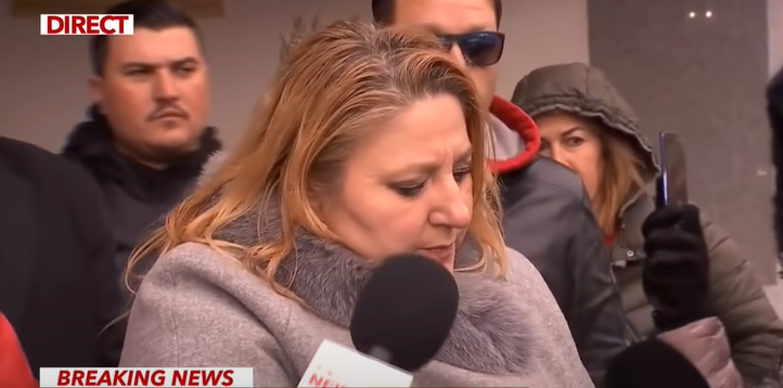 Ezúttal újságírókkal és rendőrökkel került botrányba Diana Şoşoacă szenátor