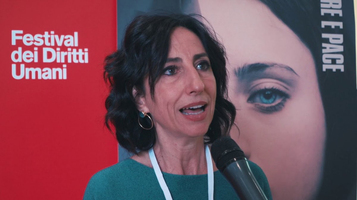 FRISSÍTVE – Șoșoacă férje megharaphatta az olasz újságírót, a RAI szakszervezete az olasz kormányhoz és az EU-hoz fordul