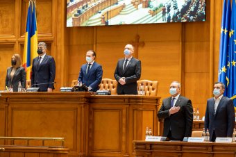 Harmincéves Románia alkotmánya, reformok szükségességét hangsúlyozták az ünnepi ülésen