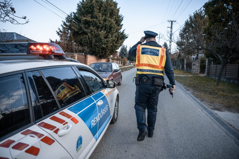 Magát rendőrnek kiadó román rablót ítéltek el Szegeden