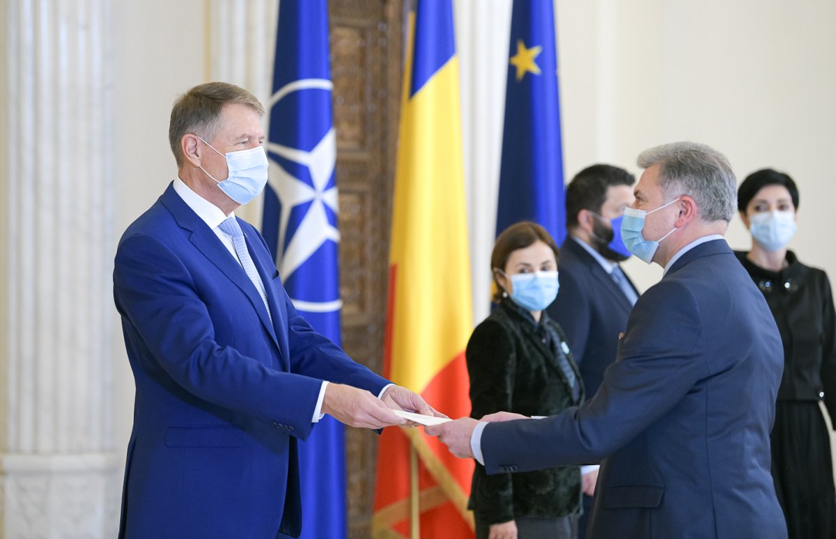 Iohannis a román politikai osztály nagykoalíciós „érettségéről” beszélt a Bukarestbe akkreditált nagyköveteknek