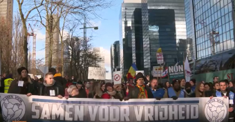 Mintegy ötezren, köztük sok román tüntetett Brüsszelben a kormány megszorító intézkedései ellen