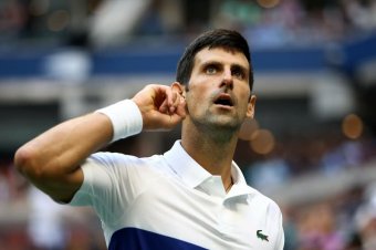 Érvénytelenítették Djokovic vízumát, kiutasíthatják a teniszezőt Ausztráliából