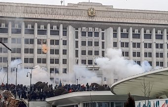 „Összeesküvés, külföldi romboló erők” – A kazah nemzetbiztonság szerint ellenőrzés alatt a válsághelyzet