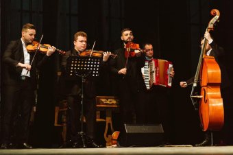 Újévköszöntő koncertek a kincses városban: a Kolozsvári Magyar Opera és a Tokos zenekar is gazdag újesztendei zenei műsort kínál