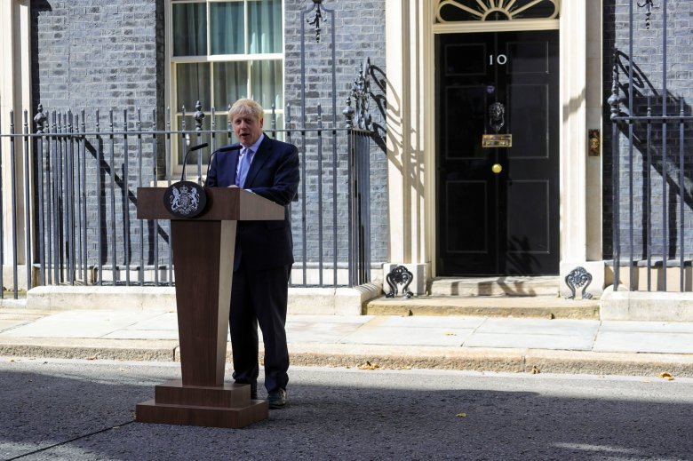 Egybehangzó londoni médiaértesülések szerint lemond Boris Johnson