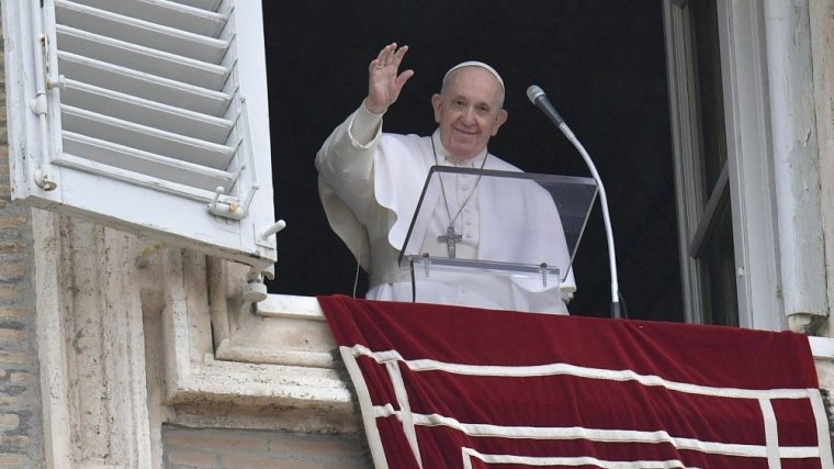 Hetek óta először mondott beszédet hívők jelenlétében a pápa