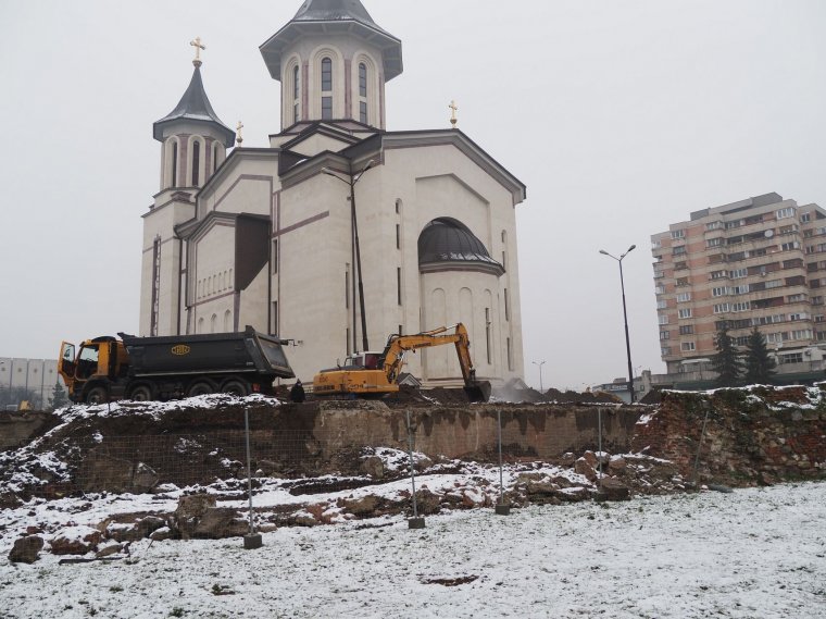 Felszínre kerülhet Várad középkori városmagja – Ígéretes leletekre bukkantak az ortodox katedrális tövében