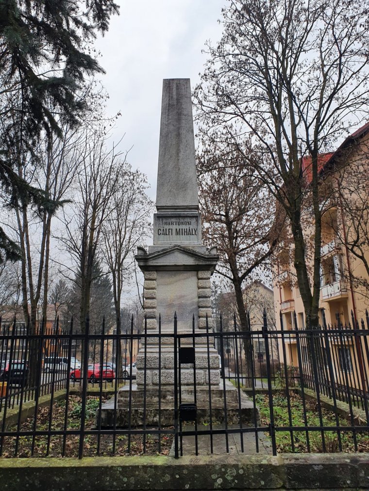 Letisztították az összemázolt székely vértanúk emlékművét Marosvásárhelyen