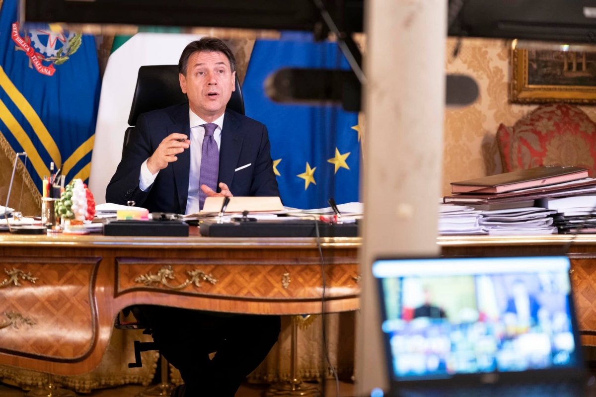 Lemondott az olasz kormányfő, többesélyes politikai kilátások és „házasságok” Rómában