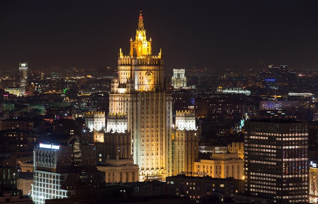 Dúl a diplomáciai háború, Moszkva kiutasított tíz amerikai diplomatát